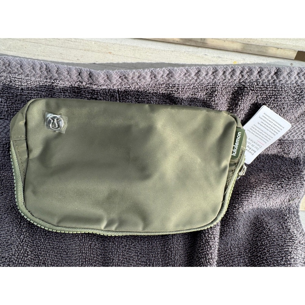 Lululemon Everywhere Belt Bag 1L Olive Green Waist Pack Crossbody LU9AVQS